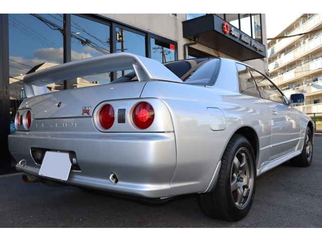 中古車 日産 スカイラインgt R 2 6 4wd の中古車詳細 7 100km シルバー 京都府 980万円 中古車情報 中古車検索なら 車選びドットコム 車選び Com