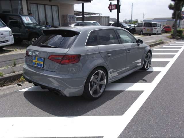 中古車 アウディ Rs3スポーツバック 4wd 車検令和3年4月 禁煙車 の中古車詳細 40 000km グレー 愛知県 459万円 中古車情報 中古車検索なら 車選びドットコム 車選び Com