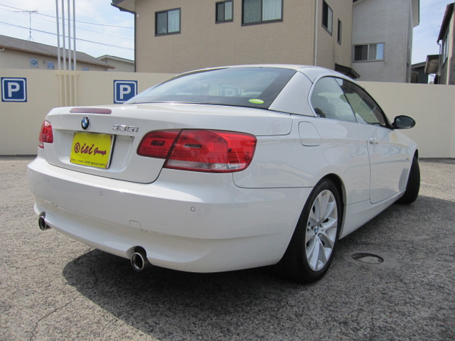 中古車 Bmw 335iカブリオレ スポーツマフラー ドラレコ 電動オープン の中古車詳細 139 596km ホワイト 岡山県 115万円 中古車情報 中古車検索なら 車選びドットコム 車選び Com