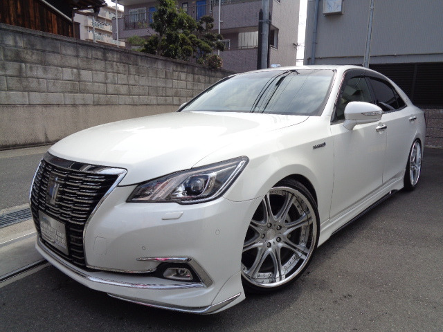 中古車 トヨタ クラウンハイブリッド 2 5 ロイヤルサルーン の中古車詳細 58 400km パールホワイト 兵庫県 229万円 中古車 情報 中古車検索なら 車選びドットコム 車選び Com