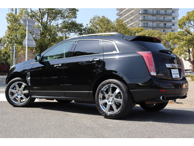 中古車 キャデラック Srxクロスオーバー プレミアム 4wd 正規ディーラー車 純正hddナビ の中古車詳細 113 800km ブラック 愛知県 149万円 中古車情報 中古車検索なら 車選びドットコム 車選び Com