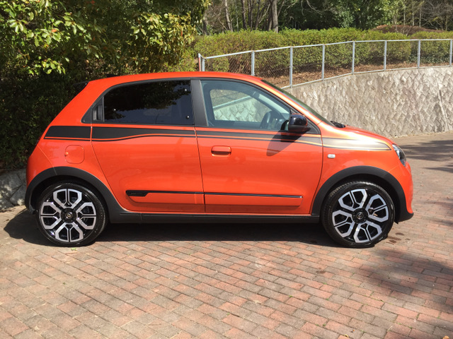 中古車 ルノー トゥインゴ Gt 5速mt メモリーナビ 禁煙 の中古車詳細 8 000km オランジュブレイズメタリック 神奈川県 228万円 中古車情報 中古車検索なら 車選びドットコム 車選び Com