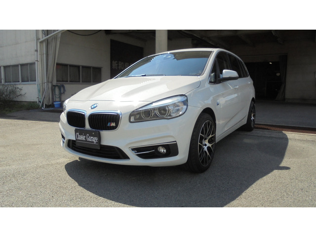 中古車 Bmw 218iグランツアラー インテリジェントセーフティ の中古車詳細 27 5km パールホワイト 福岡県 187万円 中古車情報 中古車検索なら 車選びドットコム 車選び Com