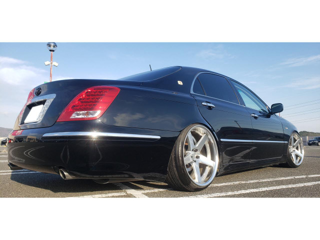 中古車 トヨタ クラウンマジェスタ 4 3 Aタイプ ワンオフワイドフェンダー カスタム多数 の中古車詳細 96 000km ブラック 兵庫県 75万円 中古車情報 中古車検索なら 車選びドットコム 車選び Com