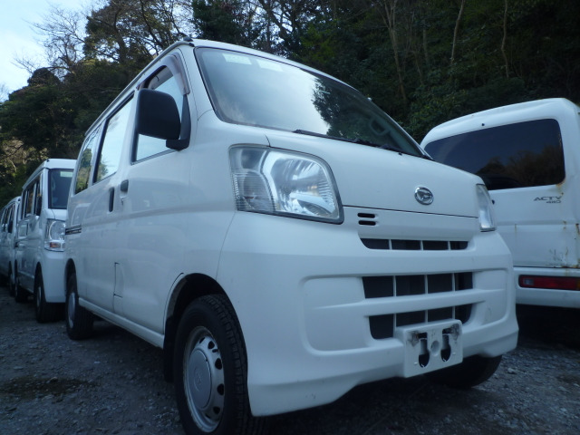 中古車 ダイハツ ハイゼットカーゴ スペシャル ハイルーフ 4wd 二年車検整備付 の中古車詳細 193 199km ホワイト 神奈川県 Sold Out 中古車情報 中古車検索なら 車選びドットコム 車選び Com