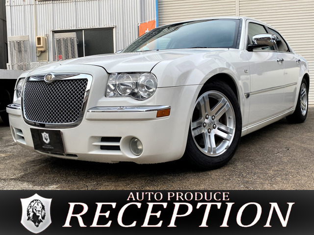 中古車 クライスラー 300c 3 5 ローダウン レザーシート Etc Hid の中古車詳細 879km ホワイト 愛知県 72万円 中古車情報 中古車検索なら 車選びドットコム 車選び Com