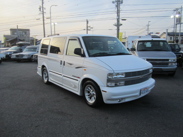 中古車 シボレー アストロ スタークラフト 4wd 新並 禁煙車 ロールーフ の中古車詳細 103 709km ホワイト 愛知県 98万円 中古車情報 中古車検索なら 車選びドットコム 車選び Com