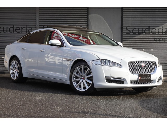 中古車 ジャガー Xj 3 0 ラグジュアリー 禁煙車 黒革シート パノラマルーフ の中古車詳細 13 000km ホワイトパール 福岡県 478万円 中古車情報 中古車検索なら 車選びドットコム 車選び Com