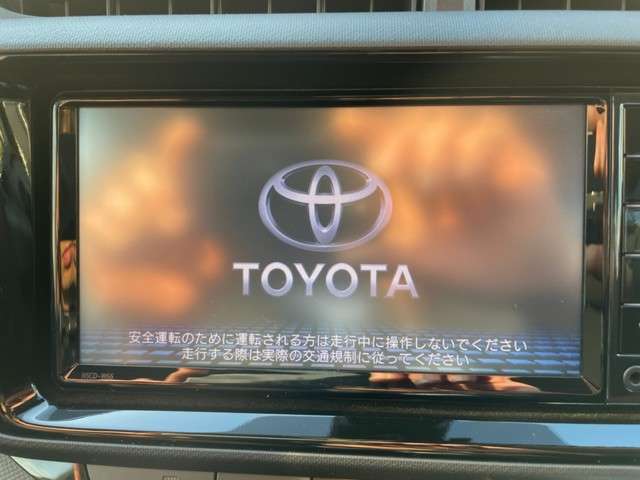 中古車 トヨタ アクア 1 5 S スタイルブラック 純正ナビ Tv バックカメラ Dvd再生 の中古車詳細 16 000km 銀 福岡県 108万円 中古車情報 中古車検索なら 車選びドットコム 車選び Com