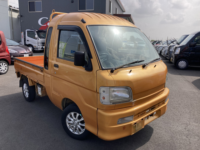 中古車 ダイハツ ハイゼットトラック ジャンボ 4wd 5mt クリーニング済 軽自動車 の中古車詳細 125 230km ゴールド 静岡県 万円 中古車情報 中古車検索なら 車選びドットコム 車選び Com