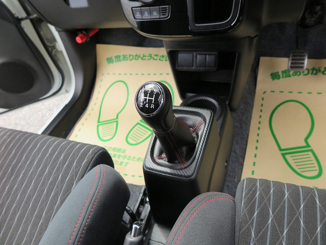 中古車 スズキ アルト ワークス 純正5速mt 取説新車保証書スペアキー の中古車詳細 1 665km ピュアホワイトパール 埼玉県 Sold Out 中古車情報 中古車検索なら 車選びドットコム 車選び Com