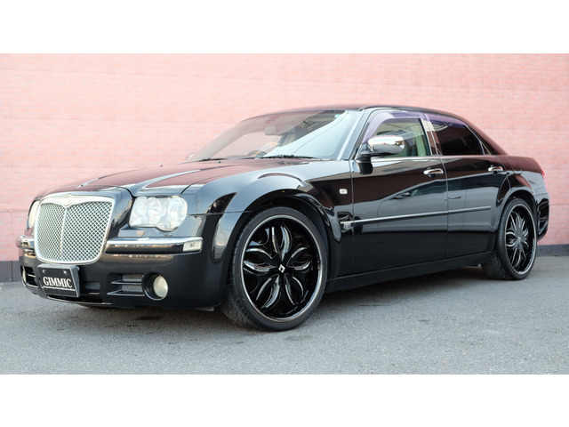 中古車 クライスラー 300c 5 7 Hemi リアdvdパッケージ 自社ユーザー様下取車 22インチアルミ の中古車詳細 59 000km ブラックメタリック 埼玉県 107 8万円 中古車情報 中古車検索なら 車選びドットコム 車選び Com