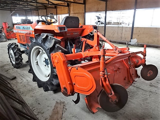 中古車 その他 クボタ トラクタ サンシャイン 24馬力 富山より の中古車詳細 オレンジ 富山県 44万円 中古車情報 中古車検索なら 車選びドットコム 車選び Com