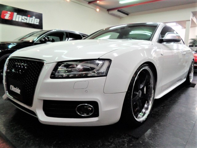 中古車 アウディ S5 4 2 4wd 黒革車高調インチawレーダークルーズ の中古車詳細 57 400km ホワイト 大阪府 128万円 中古車情報 中古車検索なら 車選びドットコム 車選び Com