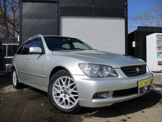 中古車 トヨタ アルテッツァジータ 2 0 As0 Zエディション 4wd オートマ 純正ナビ サンルーフ の中古車詳細 70 000km シルバーm 北海道 29万円 中古車情報 中古車検索なら 車選びドットコム 車選び Com