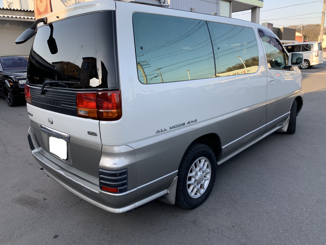 中古車 日産 エルグランド 3 2 X ラウンジパッケージ ディーゼル 4wd デイーゼル 4wd の中古車詳細 233 400km ホワイト 埼玉県 75万円 中古車情報 中古車検索なら 車選びドットコム 車選び Com