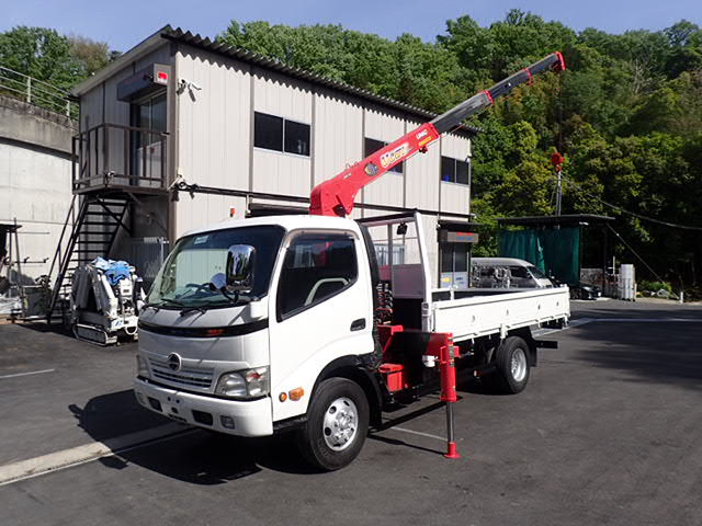 中古車 日野 デュトロ クレーン 4段 H23 ワイドロング 3t ラジコン の中古車詳細 169 538km ホワイト 大阪府 414 7万円 中古車情報 中古車検索なら 車選びドットコム 車選び Com