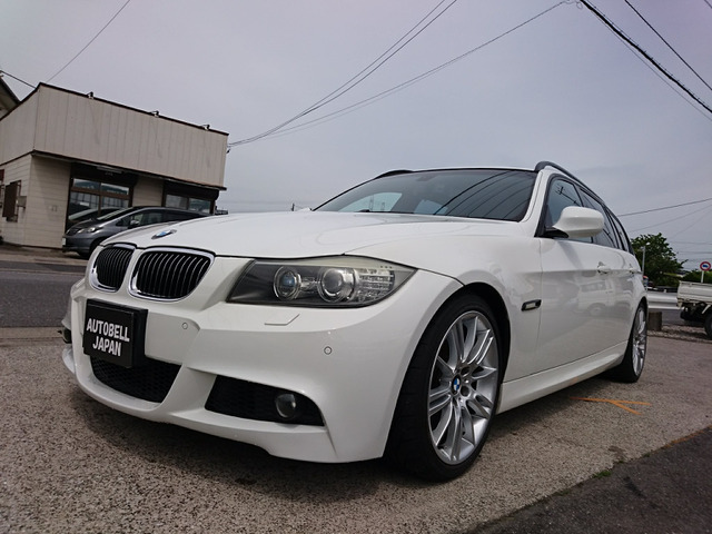 中古車 Bmw 335iツーリング Mスポーツパッケージ 黒レザーシート パノラマルーフ の中古車詳細 66 111km アルピンホワイト 千葉県 Sold Out 中古車情報 中古車検索なら 車選びドットコム 車選び Com