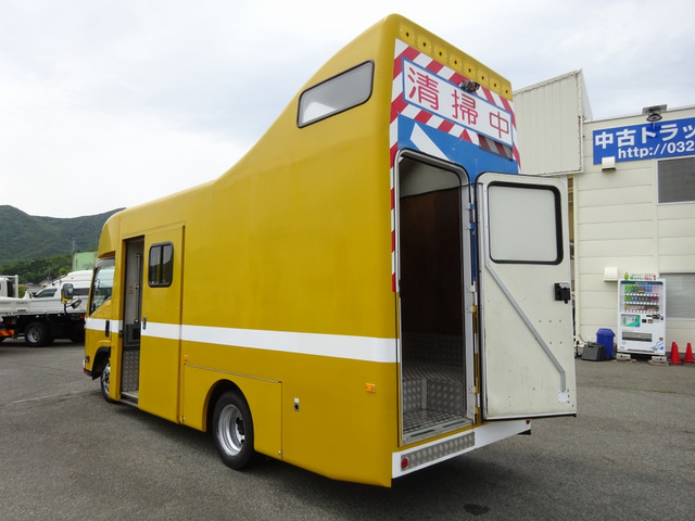 中古車 いすゞ エルフ バン 元スライドドア 1 9t積 の中古車詳細 9 000km イエロー 兵庫県 価格応談 中古車情報 中古車検索なら 車選びドットコム 車選び Com
