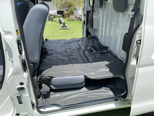 中古車 ダイハツ ハイゼットデッキバン G 5mt ハイルーフ 荷台マット の中古車詳細 11 900km 白 大阪府 85万円 中古車 情報 中古車検索なら 車選びドットコム 車選び Com