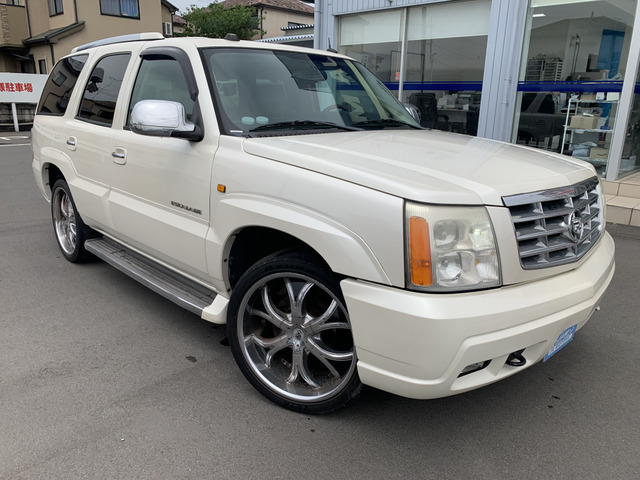 中古車 キャデラック エスカレード 6 0 4wd 1ナンバー登録 の中古車詳細 7 400km パールホワイト 埼玉県 130万円 中古車情報 中古車検索なら 車選びドットコム 車選び Com