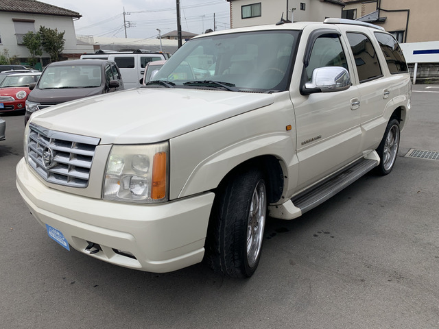 中古車 キャデラック エスカレード 6 0 4wd 1ナンバー登録 の中古車詳細 7 400km パールホワイト 埼玉県 130万円 中古車情報 中古車検索なら 車選びドットコム 車選び Com