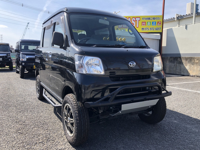 中古車 ダイハツ ハイゼットデッキバン ベースグレード 4インチup サイドガードステップ の中古車詳細 96 000km ブラック 京都府 95万円 中古車情報 中古車検索なら 車選びドットコム 車選び Com