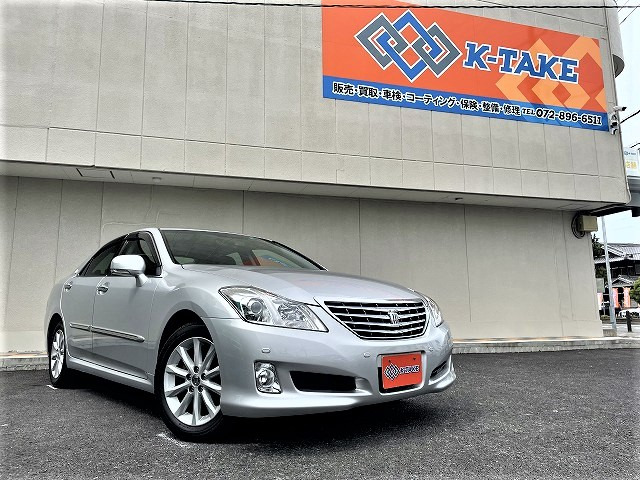 中古車 トヨタ クラウン 2 5 ロイヤルサルーン ナビパッケージ の中古車詳細 51 232km シルバーメタリック 大阪府 58 9万円 中古車情報 中古車検索なら 車選びドットコム 車選び Com