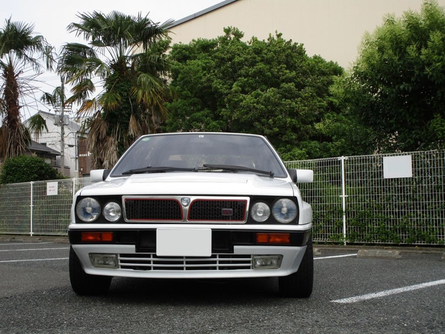ランチア Lancia の中古車 中古車を探すなら Carme カーミー 中古車
