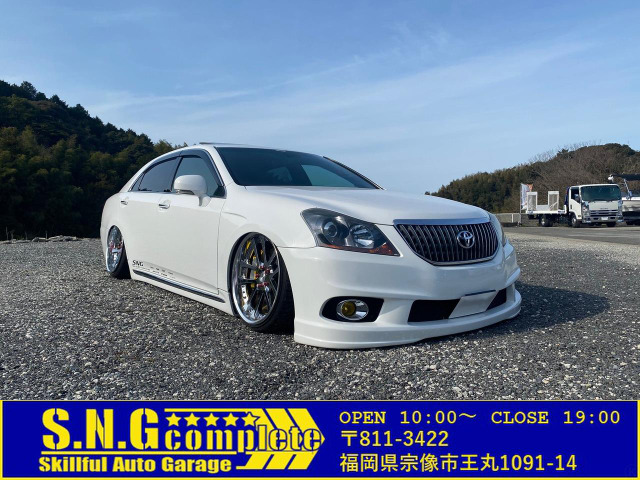 中古車 トヨタ クラウンマジェスタ 4 6 Cタイプ フルカスタム エアサス インチ の中古車詳細 1 932km ホワイト 福岡県 168万円 中古車情報 中古車検索なら 車選びドットコム 車選び Com