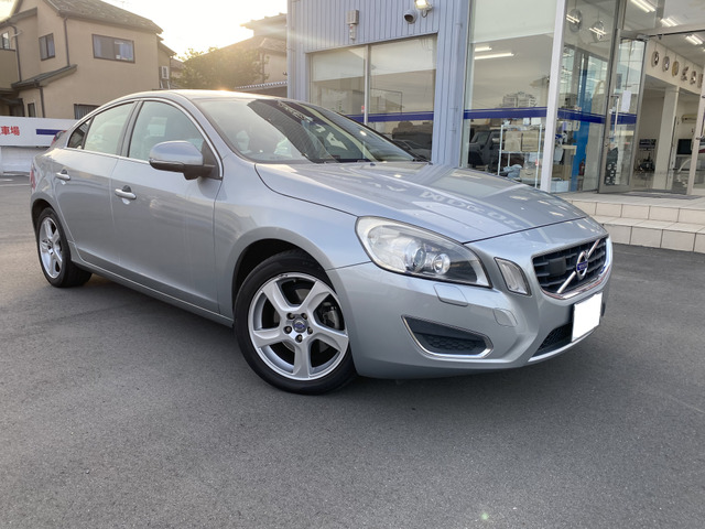 中古車 ボルボ S60 T4 ワンオーナー 本革シート の中古車詳細 96 300km シルバー 埼玉県 85万円 中古車情報 中古車検索なら 車選びドットコム 車選び Com