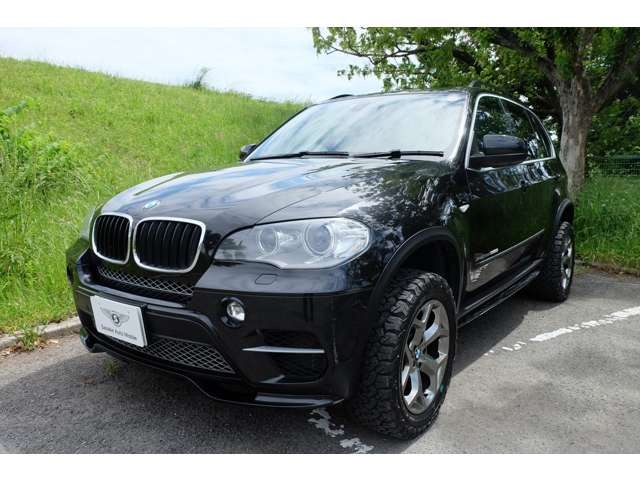 中古車 Bmw X5 Xドライブ 35d ブルーパフォーマンス 4wd 7人乗り リフトアップ の中古車詳細 104 000km 黒 大阪府 178万円 中古車情報 中古車検索なら 車選びドットコム 車選び Com