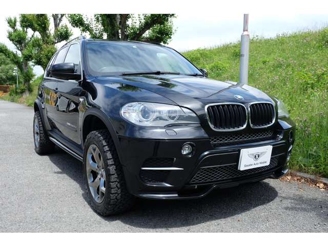 中古車 Bmw X5 Xドライブ 35d ブルーパフォーマンス 4wd 7人乗り リフトアップ の中古車詳細 104 000km 黒 大阪府 178万円 中古車情報 中古車検索なら 車選びドットコム 車選び Com