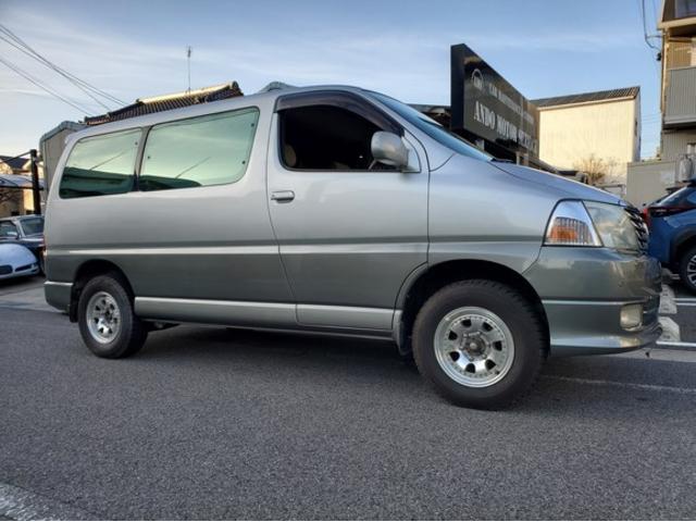 中古車 トヨタ グランドハイエース 3 0ディーゼルターボ 4wd ナビ Etc リアモニターx2 の中古車詳細 151 000km ライトグレーii 愛知県 77万円 中古車情報 中古車検索なら 車選びドットコム 車選び Com