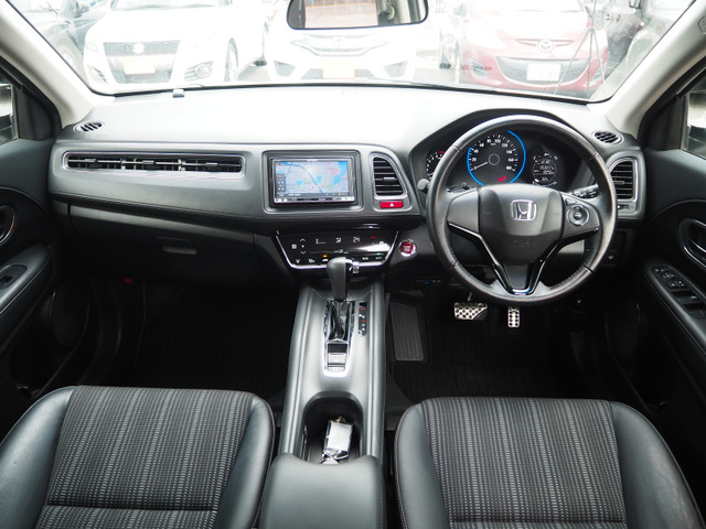 中古車 ホンダ ヴェゼル 1 5 S 衝突軽減 ナビtv Etc Led 禁煙 の中古車詳細 53 237km パール 滋賀県 129 8万円 中古車情報 中古車検索なら 車選びドットコム 車選び Com