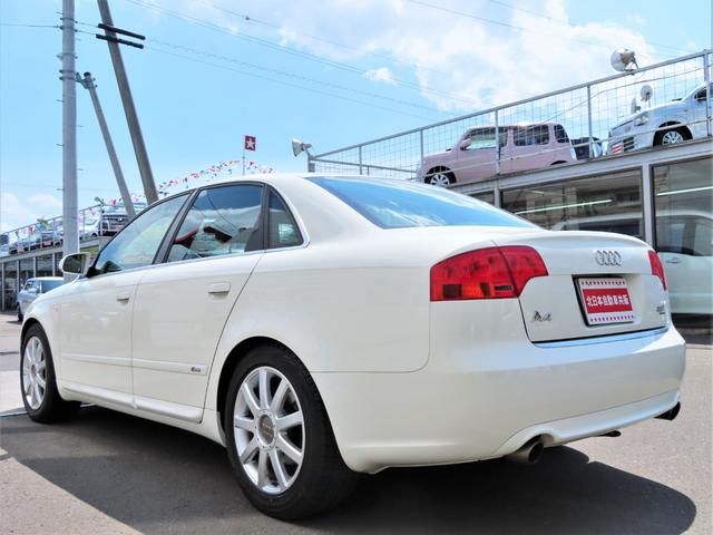 中古車 アウディ 2 0 Tfsi クワトロ Sラインパッケージ 4wd の中古車詳細 62 000km ホワイト 北海道 68万円 中古車情報 中古車検索なら 車選びドットコム 車選び Com