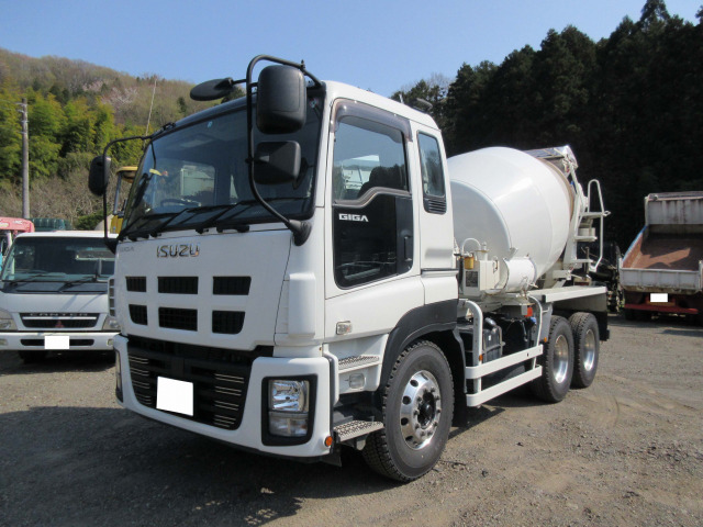 中古車 いすゞ ギガ ミキサー車 10t ミキサー車 最大混合容量4 4立 の中古車詳細 62 350km ホワイト 神奈川県 1 078万円 中古車情報 中古車検索なら 車選びドットコム 車選び Com
