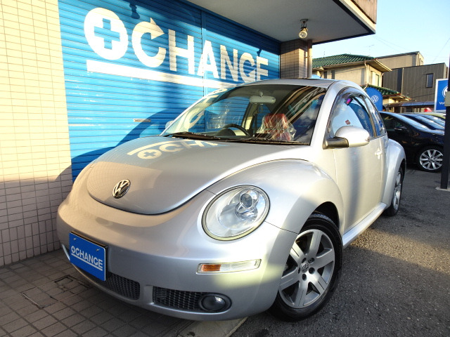 中古車 フォルクスワーゲン ニュービートル ヴィンテージ 赤革シートサンルーフ の中古車詳細 41 700km シルバー 大阪府 99 8万円 中古車情報 中古車検索なら 車選びドットコム 車選び Com