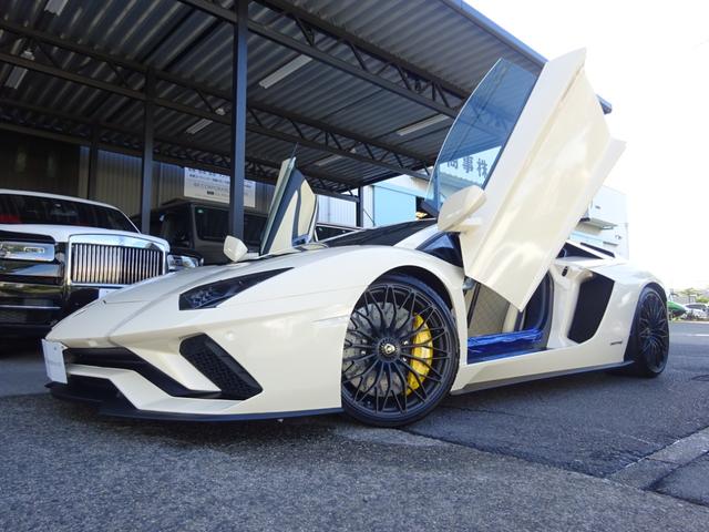 ランボルギーニ Lamborghini の中古車 価格800万円以上 中古車を探すなら Carme カーミー 中古車