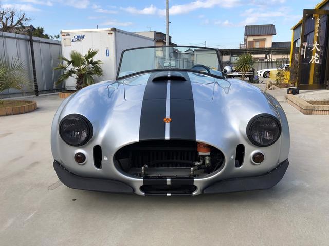 中古車 フォード その他 フォード Eraコブラ の中古車詳細 2 000km シルバー 千葉県 950万円 中古車情報 中古車 検索なら 車選びドットコム 車選び Com