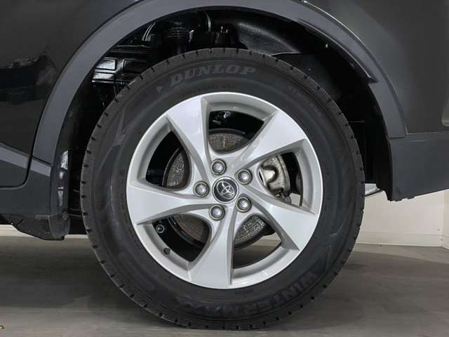 中古車 トヨタ C Hr 1 2 S T 4wd Bluetooth対応ナビ クルコン Etc イモビ の中古車詳細 64 000km ブラック 北海道 167万円 中古車情報 中古車検索なら 車選びドットコム 車選び Com