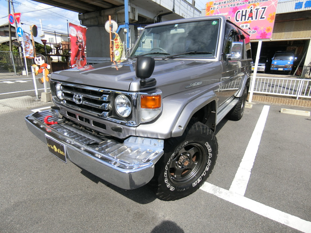 中古車 トヨタ ランドクルーザー70 4 2 Zx ディーゼル 4wd 1ナンバー 外16awリフトup Sr の中古車詳細 225 000km グレー 岡山県 379万円 中古車情報 中古車検索なら 車選びドットコム 車選び Com