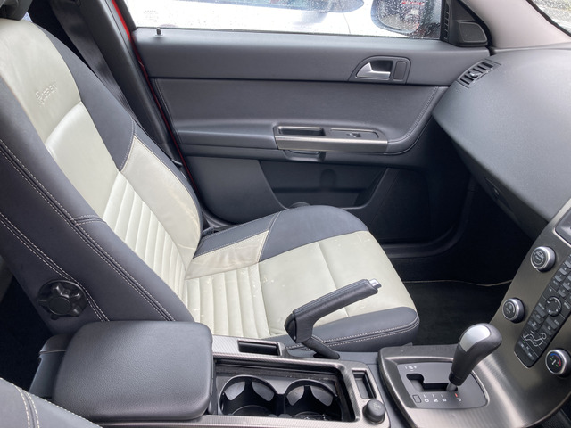 ボルボ V50 2.0 Rデザイン ETC/バックカメラ/ナビ/革シート の中古車