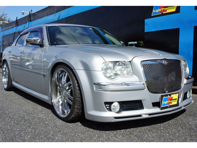 中古車 クライスラー 300c 3 5 22アルミ フルエアロ 車高調 の中古車詳細 79 790km シルバー 千葉県 100万円 中古 車情報 中古車検索なら 車選びドットコム 車選び Com