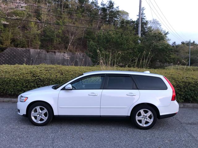中古車 ボルボ V50 2.0eパワーシフトプラス オートクルーズコントロール ETC キーレス の中古車詳細 (85,000km, ホワイト, 兵庫県, 29万円) | 中古車情報・中古車検索なら【車選びドットコム(車選び.com)】 中古車 ボルボ V50 2.0eパワーシフトプラス オートクルーズコントロール ETC キーレス の中古車詳細 (85,000km, ホワイト, 兵庫県, 29万円) | 中古車情報・中古車検索なら【車選びドットコム(車選び.com)】