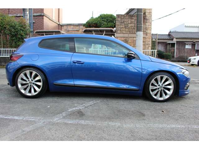 中古車 フォルクスワーゲン シロッコ 2.0 TSI ローダウン マフラー