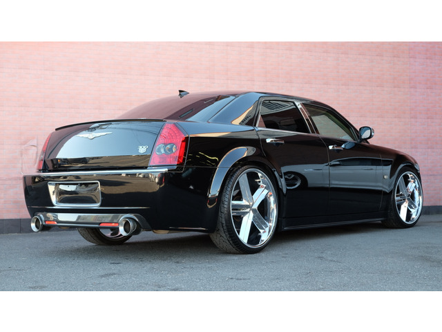 中古車 クライスラー 300c 5 7 Hemi Gimmicフルエアロ 車高調 マフラー の中古車詳細 119 700km ブラックメタリック 埼玉県 121万円 中古車情報 中古車検索なら 車選びドットコム 車選び Com