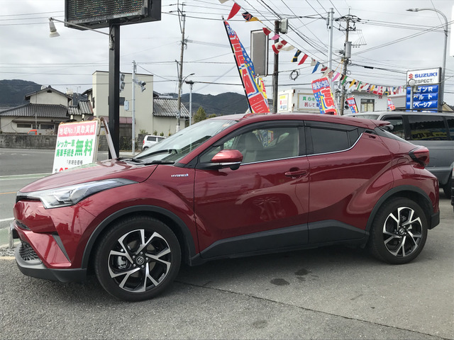 中古車 トヨタ C Hr ハイブリッド 1 8 G ナビ バックカメラ Etc の中古車詳細 5 0km レッド 福岡県 価格応談 中古車情報 中古車検索なら 車選びドットコム 車選び Com