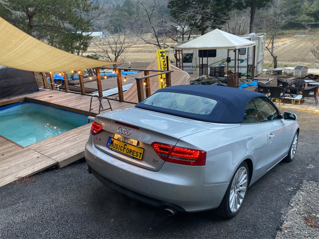 【中古】希少 Audi A5 カブリオレ ウインドディフレクター 専用ケース付 中古】希少 Audi A5 カブリオレ ウインドディフレクター 専用