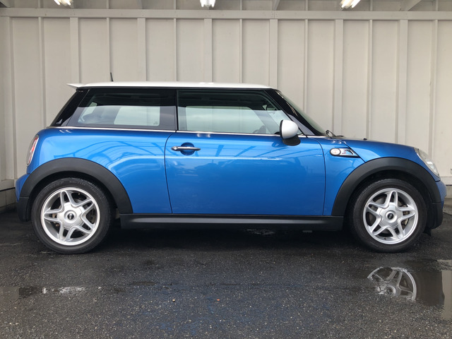 中古車 BMW MINI ミニ クーパー S R56 CooperS16AW 社外ナビ の中古車詳細 (70,000km, レザーブルー&ホワイト,  愛知県, 32.8万円) | 中古車情報・中古車検索なら【車選びドットコム（車選び.com）】